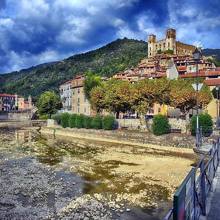 Vila Stardust - Bedbluesky Dolceacqua Exteriér fotografie