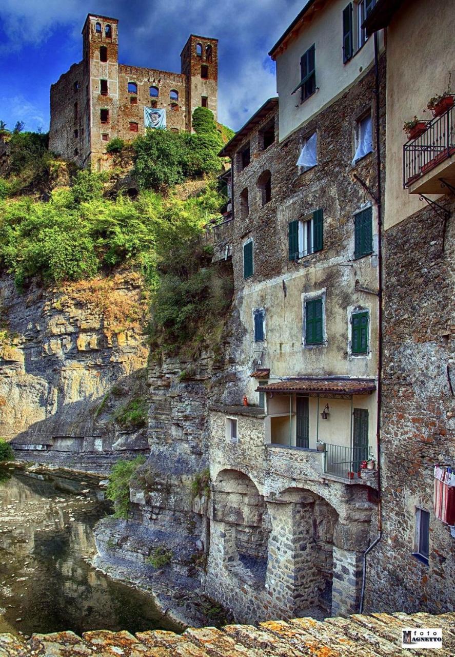 Vila Stardust - Bedbluesky Dolceacqua Exteriér fotografie